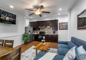 Elegant 4BR Condo in Downtown