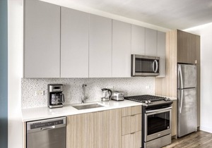 Elegant South Loop 1BR w/Gym & Pool, nr Grant Park, by Blueground