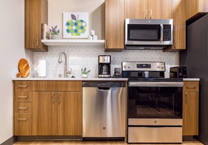 Eloquent 1 Bed Riverfront Park Travel Apartment