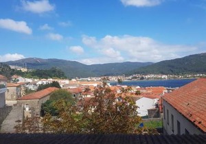 En Muros, céntrico, amplio, luminoso, vistas al mar