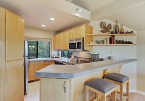 Enjoy Deschutes River Views from Beautiful 3-Bedroom Mt. Bachelor Village Condo!