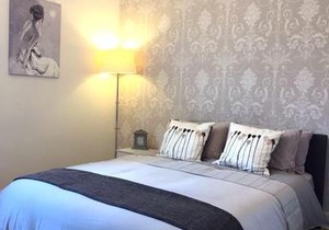 Entire 2-bedroom house with garden