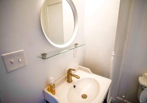 Entire Spacious Guest Unit @JHU (w Private Bath)