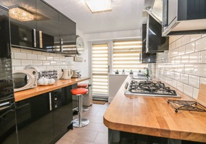ESPLANADE GARDENS, APARTMENT 1, pet friendly in Scarborough