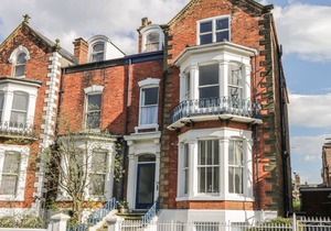 ESPLANADE GARDENS, APARTMENT 1, pet friendly in Scarborough