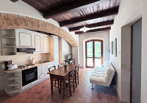EXCLUSIVE POOL-OPEN ALL YEAR/SPOLETO BIOFARM-SLPS 8/WALK TO SHOPS-BAR ETC