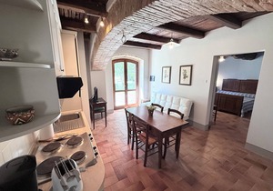EXCLUSIVE POOL-OPEN ALL YEAR/SPOLETO BIOFARM-SLPS 8/WALK TO SHOPS-BAR ETC
