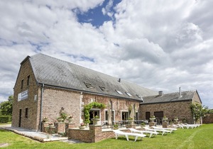 Expansive Holiday Home in Houyet with Garden