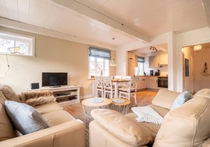 "Experience unforgettable days in the old schoolmaster's house in Oevenum!"