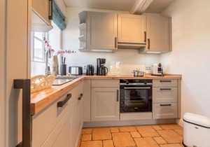 "Experience unforgettable days in the old schoolmaster's house in Oevenum!"