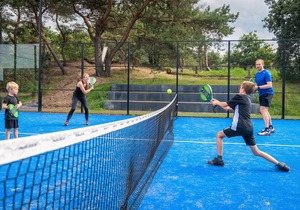 Extra luxury 6-person wellnessvilla in the holiday park Landal Marina Resort Well