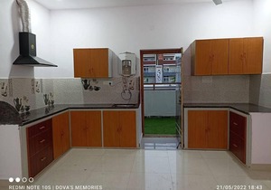 F1- 2 bedroom hill view unit with covered parking