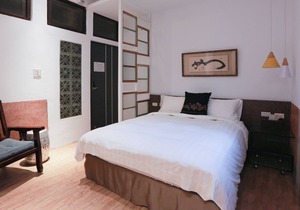 F101 Double room in Tainan, Minzu Road