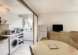 F2 Apartment in Lamalou, terrace, wifi, pets allowed, near center & spa