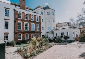 Fab 2B Town Centre apt w/pkg Cavendish Hse Windsor
