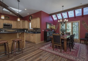 Fabulous in every way, Chambers home w/private hot tub, Hoa pool, beach and tennis