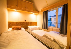 Fantastic caravan with stunning lake views at Southview Holiday Park ref 33002ML