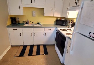 Fantastic Location! Affordable Clean 2br/1ba