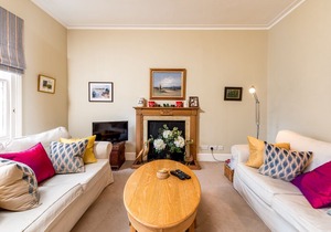 Fantastic Two Bedroom Apartment, Elm Park Gardens