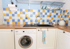FERN COTTAGE, family friendly, character holiday cottage in Staithes