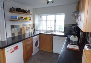 FFYNNON GOWER, family friendly, character holiday cottage in Bala