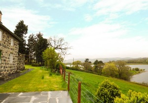 FFYNNON GOWER, family friendly, character holiday cottage in Bala