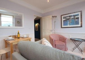 Flat 1, 32 Newcomen Road