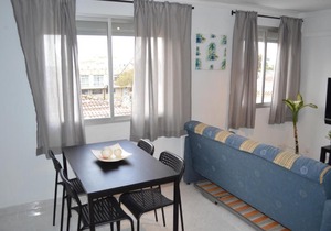 Flat 100m from the beach