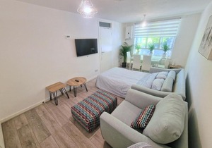 Flat in Battersea, 5 minutes from Clapham Junction Station