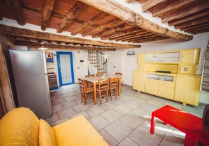 Flat with terrace,A/C, Wi-Fi, pool, e-car charging station, family friendly