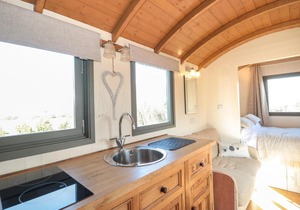 Forton House Shepherds Hut 2