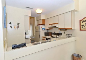 FREE DAILY ACTIVITIES!!! Charming 2 bedroom, 2 bath unit located in a quiet resort community