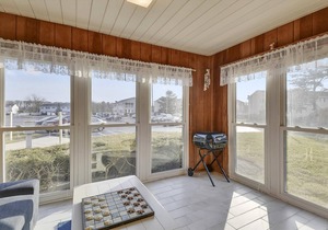 FREE DAILY ACTIVITIES INCLUDED, SHORT BIKE RIDE TO THE BEACH! MINI-WEEK PROGRAM - NEW KITCHEN FOR 2019!!