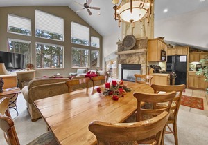 Free SkyCard Act-Home, Private Hot Tub, Perfect For Large Families-Gold King Cha