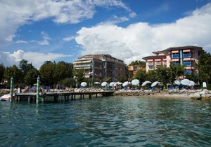 Front Lake Apartment Bardolino