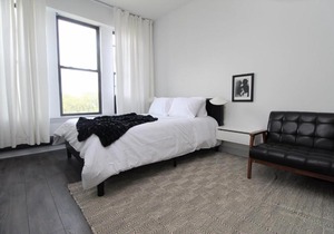 FRONTDESK 1 BR Apt near University of Chicago