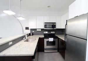 FRONTDESK 1 BR Apt near University of Chicago