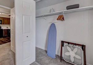 Frontdesk | 1 BR Near Notre Dame