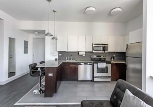 FRONTDESK 2 BR Apt by Harold Washington Park