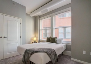 Frontdesk | 2 BR Apt by the Wolstein Center