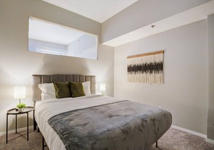 Frontdesk | 2 BR Apt by Progressive Field
