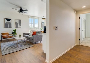 Frontdesk | 2 BR Apt in Menlo Park