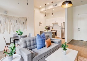 Frontdesk | 2 BR Apt in Menlo Park