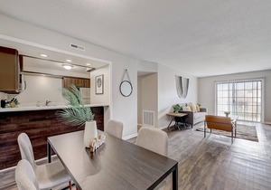 Frontdesk | 2 BR Close to Notre Dame