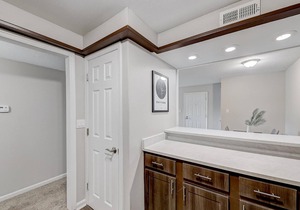 Frontdesk | 2 BR Close to Notre Dame