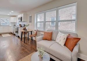 Frontdesk | Bright Studio Apt near Walnut Hills