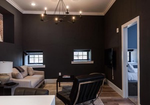 FRONTDESK Revamped 1 BR Apt by The Gate District