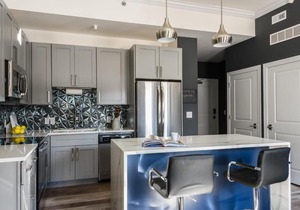 FRONTDESK Revitalized 1 BR Apt near City Museum