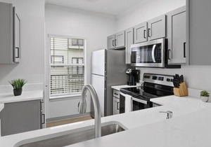 Frontdesk | Spacious 2 BR in the North Side