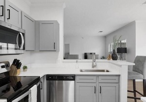 Frontdesk | Spacious 2 BR in the North Side